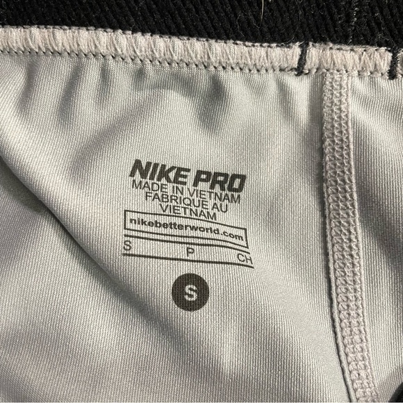 Nike Pro Printed Cropped Leggings Size Small - Picture 4 of 4